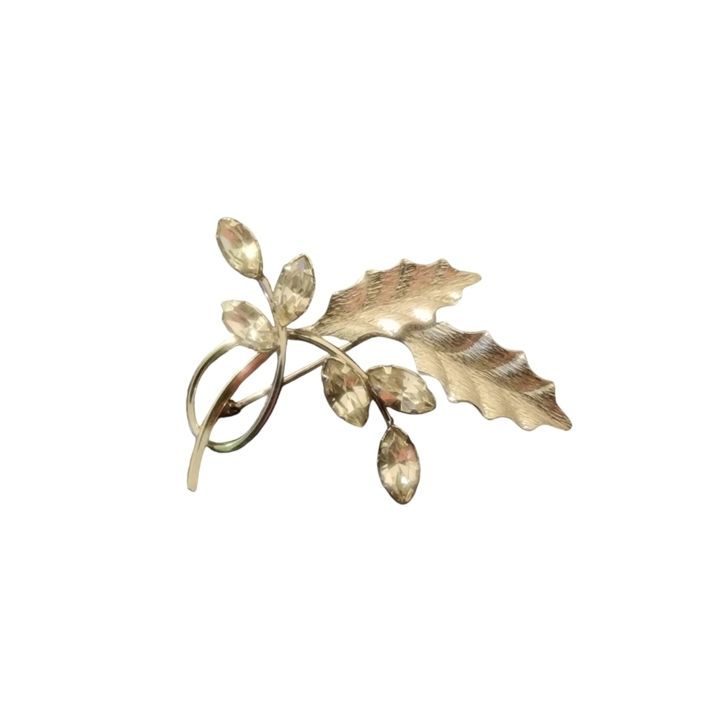 Vintage Holly Leaves & Berry Rhinestone Brooch silver